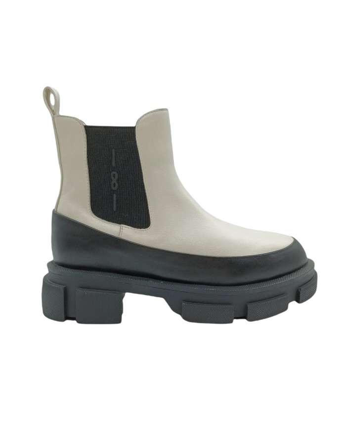 181 MADRID, BEATLES IN VITELLO COLORE MILK CON FODRONE IN VITELLO NERO, FONDO GOMMA CARRO 5CM