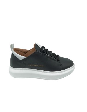 ALAXANDER SMITH WXU WEMBLEY MAN, SNEAKER LACCI IN VITELLO COLORE NERO CON TOPPONCINO BIANCO, FONDO GOMMA