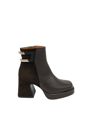 ALBANO 2591TRONCHETTO LISCIO IN VITELLO E CAMOSCIO COLORE T.MORO,LAMPO LATERALE, ACCESSORIO SMALTATO LATO ESTERNO, TACCO FASCIA