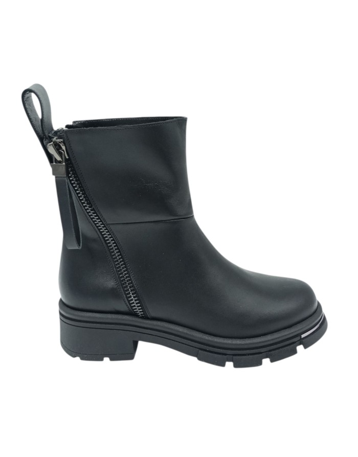 ALBANO ANFIBIO LISCIO IN VITELLO COLORE NERO, DUE LAMPO LATERALI ACCIAIO E RIPORTO SUL PUNTALINO, FONDO GOMMA, TACCO 5CM