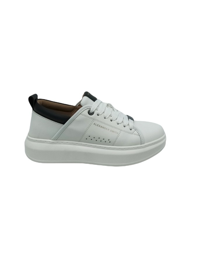 ALEXANDER SMITH WAU 16WBK, SNEAKER LACCI 100% ANIMAL FREE, COLORE BIANCO CON RIPORTI NERI, FONDO GOMMA EXTRA LIGHT