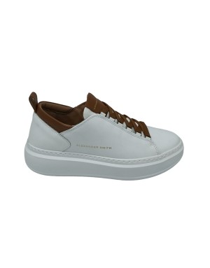 ALEXANDER SMITH WEMBLEY MAN, SNEAKER LACCI IN VITELLO  COLORE BIANCO CON TOPPONCINO E LACCIO  COGNAC, FONDO GOMMA BIANCO
