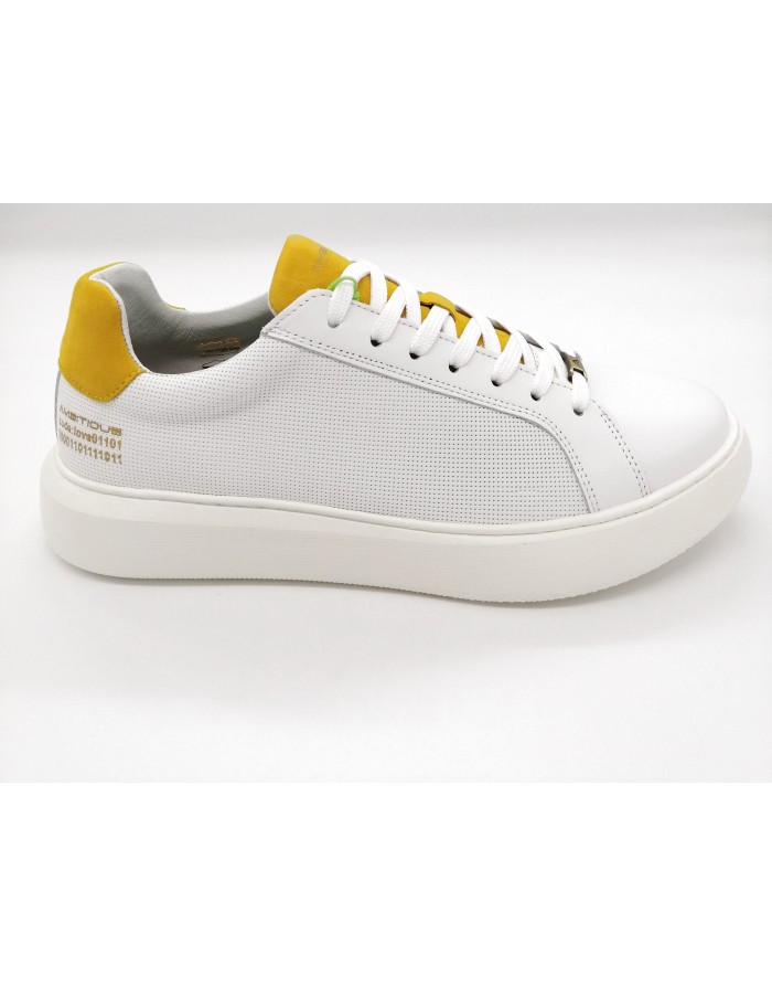 AMBITIOUS 10634-4838 SNEAKER LACCI IN VITELLO MILLEFORI COLORE BIANCO CON TOPPONCINO E LINGUETTA IN CAMOSCIO COLORE SENAPE, FON
