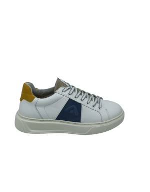 AMBITIOUS 12862, SNEAKER LACCI IN VITELLO COLORE BIANCO CON RIPORTI IN CAMOSCIO BLU/GIALLO, FONDO GOMMA EXTRA LIGHT