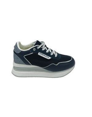 APEPAZZA GH01 MARGHE, SNEAKER LACCI IN VITELLO, CAMOSCIO E TESSUTO COLORE BLU/NAVY CON PROFILI SILVER E TOPPONCINO IN STAMPA GR