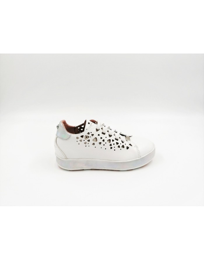 APEPAZZA SMW14 SADIE SNEAKER CON ELASTICI,TOMAIA IN VITELLO FORATO COLOR BIANCO FONDO GOMMA FASCIATO ARGENTO 3,5 CM