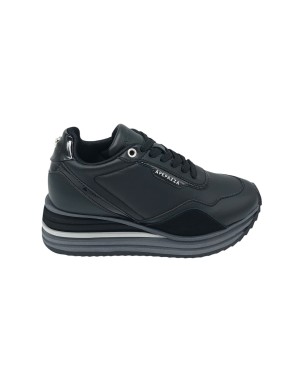 APEPAZZA SNEAKER LACCI IN  VITELLO COLORE NERO CON PROFILI IN VERNICE NERA, FONDO MICRO BICOLOR  5CM