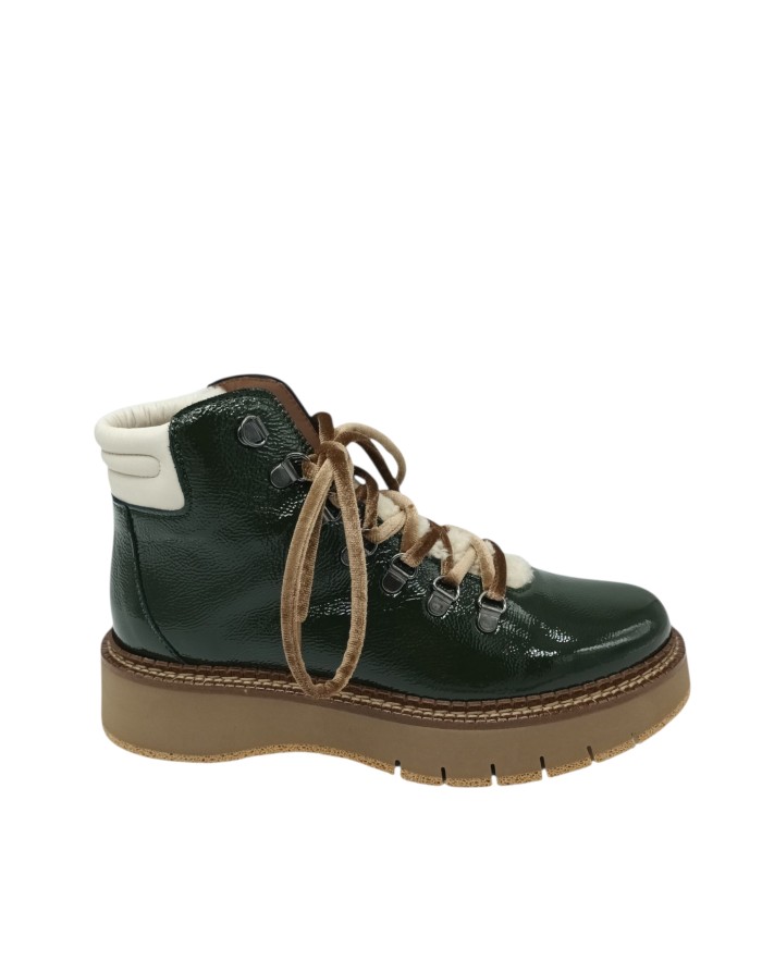 CATERINA C POLACCO/PEDULA IN NAPLAK COLORE VERDE BOSCO CON LINGUETTA CON PELLICCIOTTO BEIGE, TOPPONCINO IN VITELLO BIANCO, GUAR