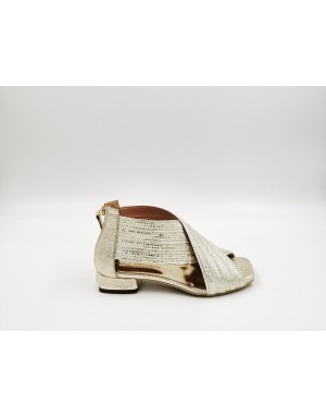 CIMADAMORE 324 SANDALO 2 FASCE INCROCIATE, CHIUSO DIETRO CON ZIP, TOMAIA IN VITELLO E TESSUTO LAMINATO RAFFIA COLOR PLATINO, TA