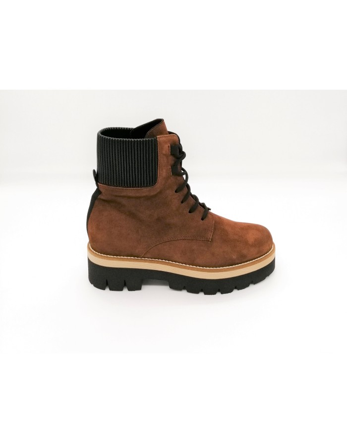 CIMADAMORE 429,POLACCO LACCI IN CAMOSCIO COLORE TABACCO,COLLARINO IN VITELLO ELASTICIZZATO NERO,FONDO MICRO 2 STRATI CAMEL/NERO