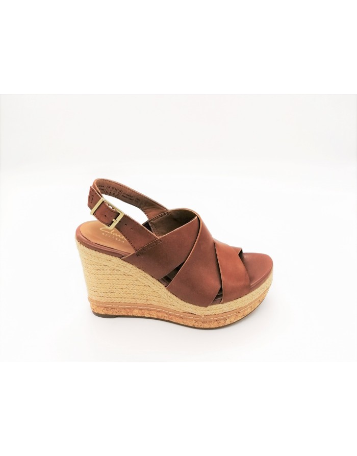 CLARKS AMELIA DALLY SANDALO ACCOLLATO IN VITELLO COLORE CUOIO, FONDO  ZEPPA 10 CM FASCIATA CORDA