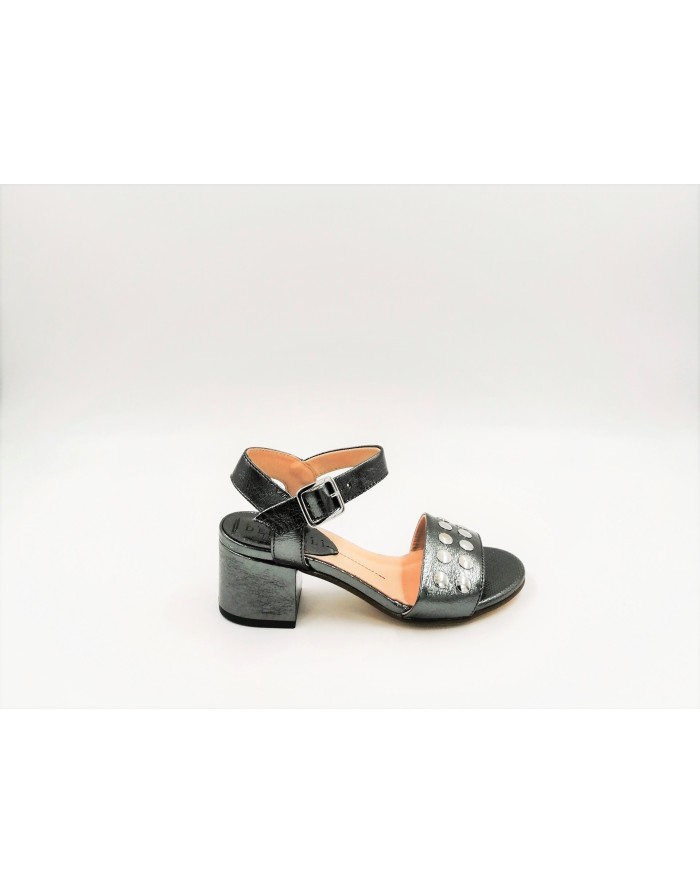 DEI COLLI ROSSO130 SANDALO IN VERNICE CANNA DI FUCILE CON CINTURINO ALLA CAVIGLIA E UNA FASCIA CON BORCHIE ACCIAIO, FONDO GOMMA