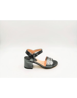 DEI COLLI ROSSO130 SANDALO IN VERNICE CANNA DI FUCILE CON CINTURINO ALLA CAVIGLIA E UNA FASCIA CON BORCHIE ACCIAIO, FONDO GOMMA