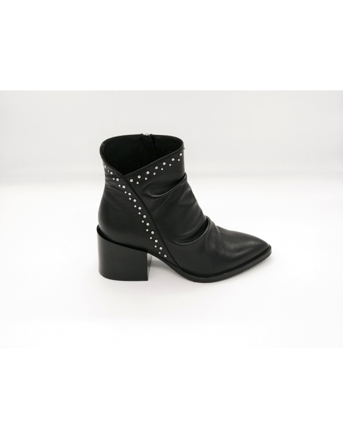 ELVIO ZANON EK1902N,TRONCHETTO IN VITELLO BOTTALATO COLORE NERO,LAMPO LATERALE, ARRICCIATURA SU COLLO PIEDE E NOTTOLINI ACCIAIO