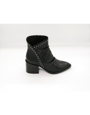 ELVIO ZANON EK1902N,TRONCHETTO IN VITELLO BOTTALATO COLORE NERO,LAMPO LATERALE, ARRICCIATURA SU COLLO PIEDE E NOTTOLINI ACCIAIO