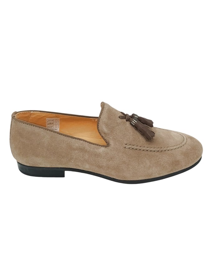 EXTON  MOCASSINO CON NAPPINE IN VITELLO CACAO, TOMAIA IN CAMOSCIO COLORE TAUPE, FONDO GOMMA