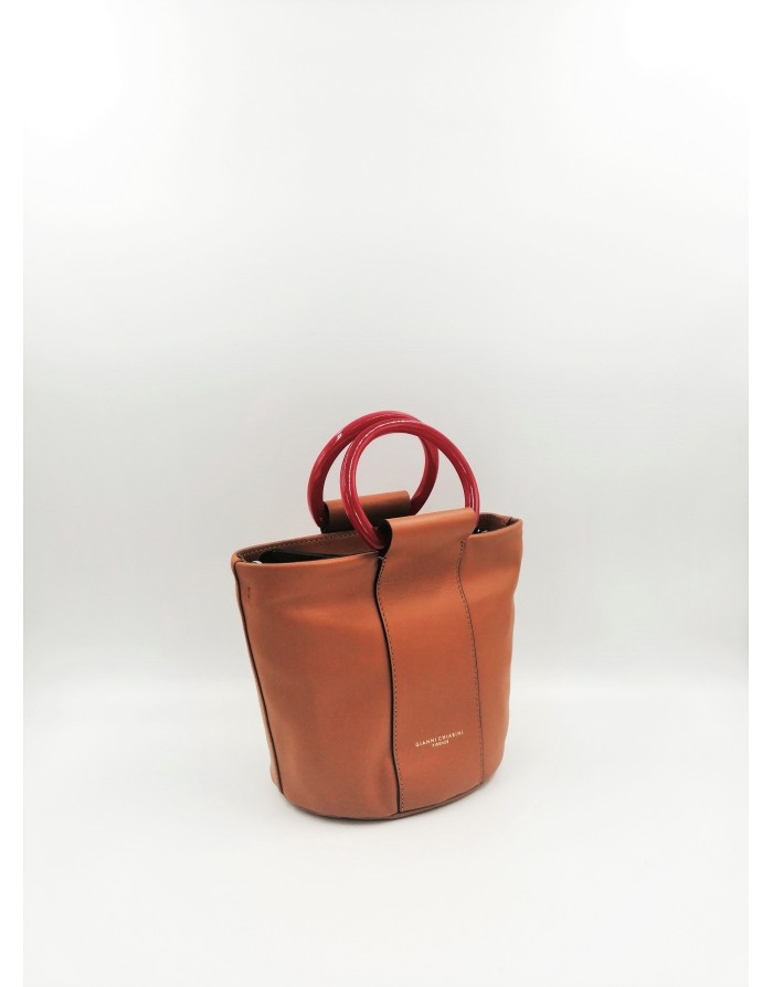 GIANNI CHIARINI BS 6860 NA-RESIN BORSA SECCHIELLO IN VITELLO CUOIO,UNO SCOMPARTO CON ZIP E  DUE MANICI  IN RESINA COLOR ROSSO
