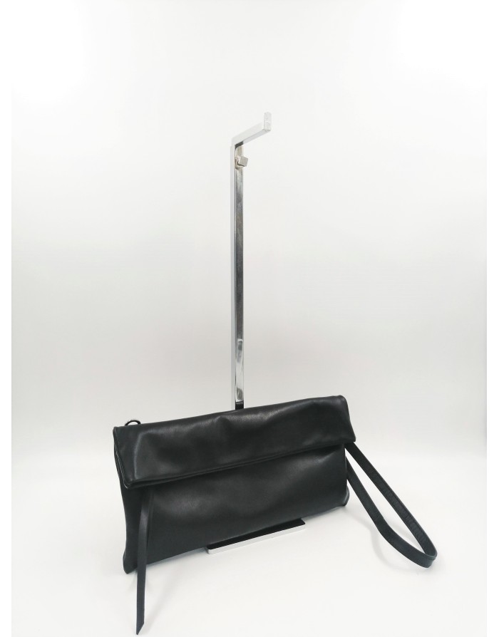 GIANNI CHIARINI BS 7085 19PE CMP POCHETTE MEDIA IN PELLE NERA CON TRACOLLA