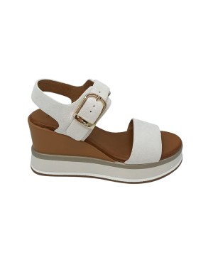 INUOVO SANDALO DUE FASCE IN CAMOSCIO COLORE CREMA, FIBBIONE DORATO, ZEPPA BICOLOR 9CM, FONDO GOMMA