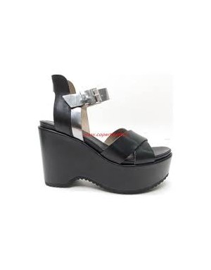 JANET 37783 SANDALO 2 FASCE INCROCIATE CON CINTURINO ALLA CAVIGLIA, TOMAIA IN CAMOSCIO E VITELLO COLORE TORTORA/CUOIO, FONDO ZE