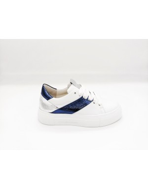 KENNEL & SCHMENGER 91 22140.668 SNEAKER IN VITELLO PREGIATO COLOR BIANCO CON BANDE LATERALI IN LAMINATO OCEANO E TOPPONCINO IN 