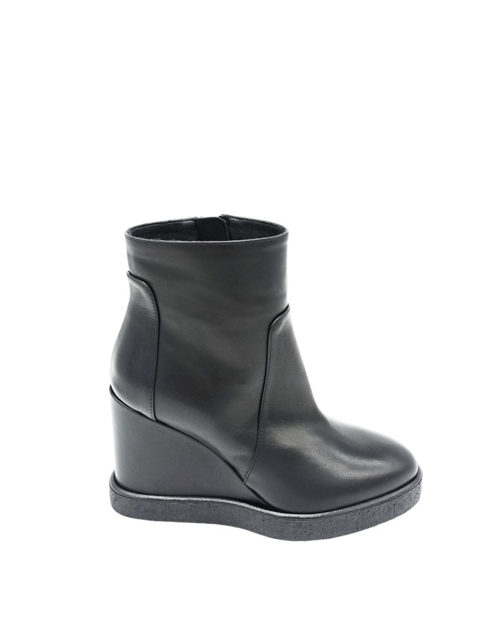 L'AMOUR 552, TRONCHETTO LISCIO IN VITELLO COLORE NERO, LAMPO LATERALE, FONDO GOMMA, ZEPPA FASCIATA 9CM