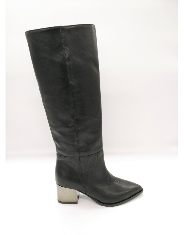 LA BLANC 400, STIVALE IN VITELLO COLORE NERO,1/2 LAMPO LATERALE,FONDO GOMMA,TACCO LAMINATO ACCIAIO 5CM