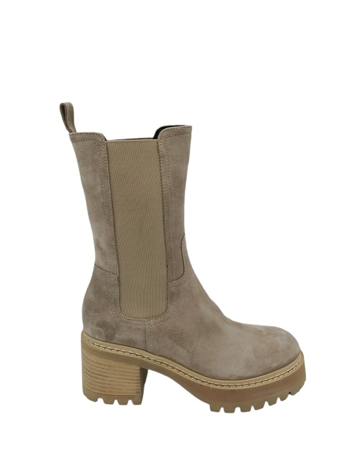 LAURA BELLARIVA 8157-14, BEATLES ALTO IN CAMOSCIO COLORE AVOLA, ELASTICI IN TINTA, FONDO GOMMA CARRO, TACCO SFORMATO CUOIO NATU