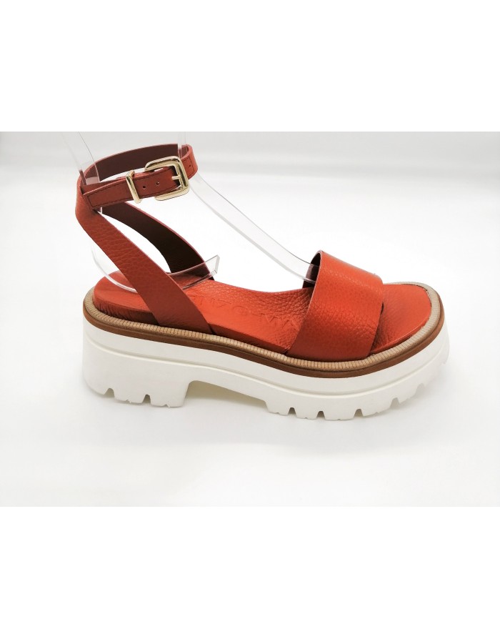 LORENZO MARI ATTILA, SANDALO UNA FASCIA CON CINTURINO ALLA CAVIGLIA, TOMAIA IN VITELLO BOTTALATO COLORE RUGGINE, FONDO MICRO CA