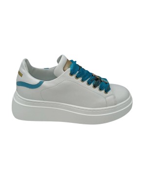 MELINE SNEAKER LACCI IN VITELLO COLORE BIANCO CON TOPPONCINO MARINE, LACCIO IN ORGANZA MARINE CON ACCESSORIO A CUORE STRASSATO 