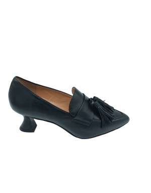 STATUS K2106, MOCASSINO CON NAPPINE, TOMAIA IN VITELLO COLORE NERO, TACCO FASCIATO 6CM, FONDO GOMMA