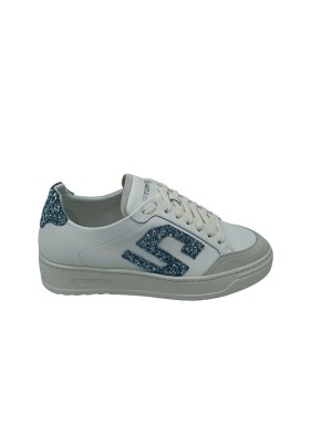 STOKTON S-ONE-D, SNEAKER LACCI IN VITELLO E CAMOSCIO COLORE BIANCO CON TOPPONCINO E S LATERALE IN GLITTER AZZURRO, FONDO GOMMA 