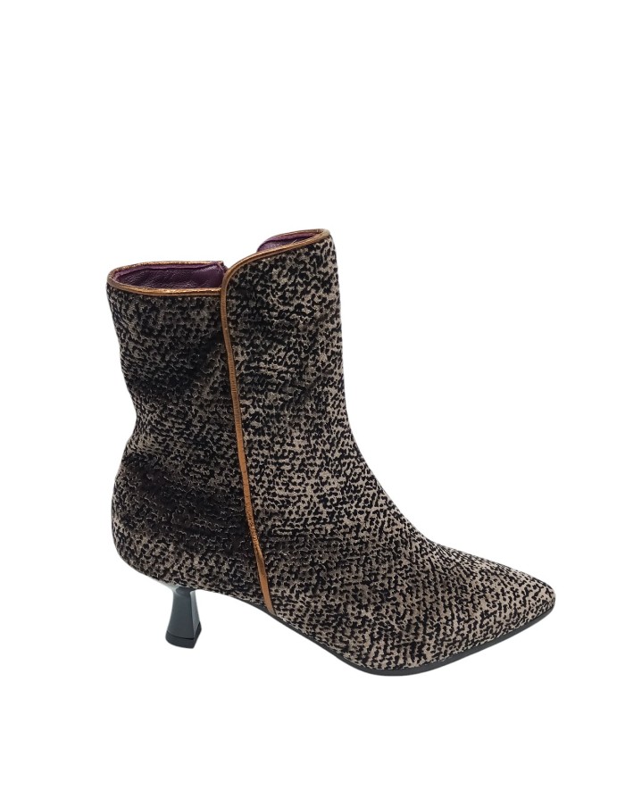 THERESA TRONCHETTO IN VELLUTO KABIR COLORE TAUPE CON PROFILO LAMINATO BRONZO, TACCO IN ABS NERO LUCIDO 6CM, FONDINO GOMMA