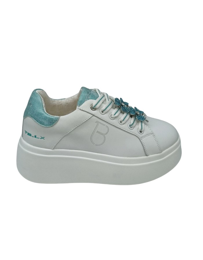 TOSCA BLU SNEAKER LACCI IN VITELLO COLORE BIANCO CON TOPPONCINO IN LAMINATO CIELO, ACCESSORIO FIORATO STACCABILE SUL LACCIO, FO