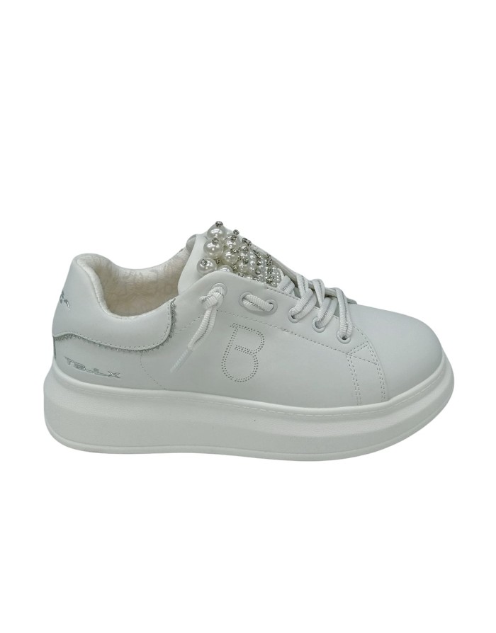 TOSCA BLU SNEAKER LACCI IN VITELLO COLORE BIANCO, ACCESSORIO CON PERLE E STRASSE SULLA LINGUETTA FONDO GOMMA EXTRA LIGHT 4,5CM