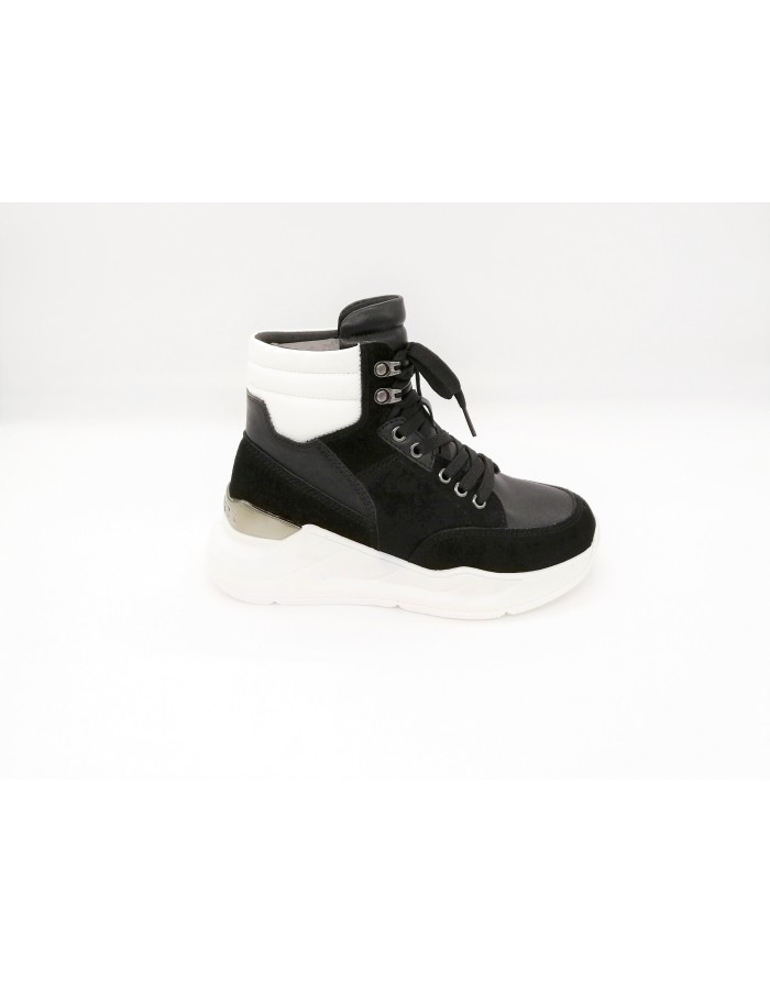 UMA PARKER 330219BW SANDRINE POLACCO LACCI IN CAMOSCIO E VITELLO COLORE NERO CON COLLARINO IN VITELLO BIANCO, FONDO ZEPPA GOMMA