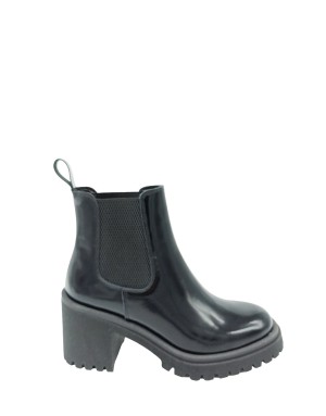 VSL 7377 BEATLES LISCIO IN VITELLO SPAZZOLATO COLORE NERO, ELASTICI IN TINTA, FONDO GOMMA CARRO, TACCO 8CM