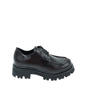 VSL 7392 STRINGATA DERBY CON VASCHETTA, TOMAIA IN VITELLO SPAZZOLATO COLORE VINO, FONDO GOMMA CARRO, TACCO 5CM