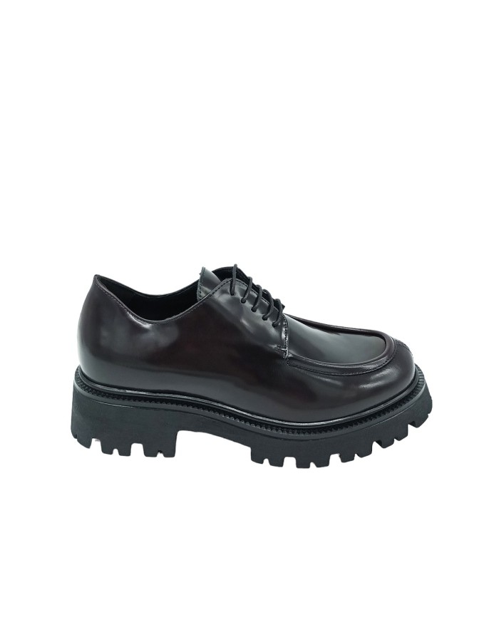 VSL 7392 STRINGATA DERBY CON VASCHETTA, TOMAIA IN VITELLO SPAZZOLATO COLORE VINO, FONDO GOMMA CARRO, TACCO 5CM