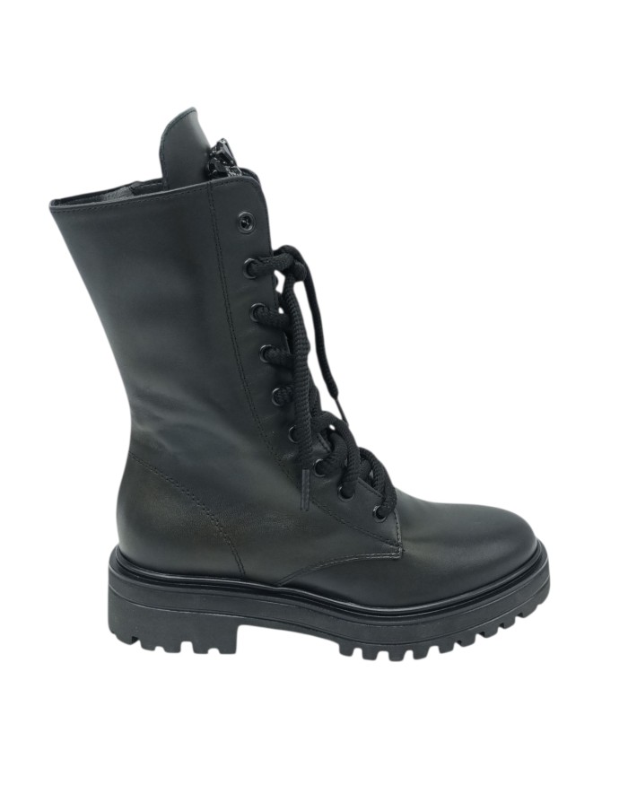 VSL ANFIBIO LISCIO IN VITELLO COLORE NERO, LACCIO E LAMPO LATERALE, ACCESSORIO CON PIETRE NERE SULLA LINGUETTA, FONDO GOMMA CAR