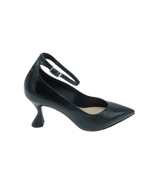 WALTER VIOLET 1537, DECOLLETE' SCOLLO A V CON CINTURINO ALLA CAVIGLIA, TOMAIA IN NAPLAK COLORE NERO, FONDINO GOMMA, TACCO IN AB