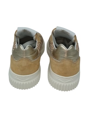 VOILE BLANCHE LIPARI SNEAKER LACCI IN CAMOSCIO E TESSUTO RAFIA COLORE BEIGE-VANIGLIA CON RIPORTI IN LAMINATO PLATINO, FONDO GOM