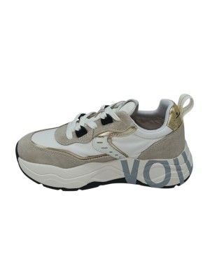 VOILE BLANCHE CLUB 105 SNEAKER LACCI IN CAMOSCIO E TESSUTO TECNICO COLORE BIANCO-BEIGE CON RIPORTI IN LAMINATO PLATINO, FONDO G