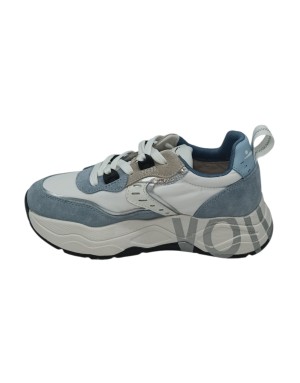 VOILE BLANCHE CLUB 105 SNEAKER LACCI IN CAMOSCIO E TESSUTO TECNICO COLORE BIANCO-AZZURRO CON RIPORTI IN LAMINATO ARGENTO, FONDO