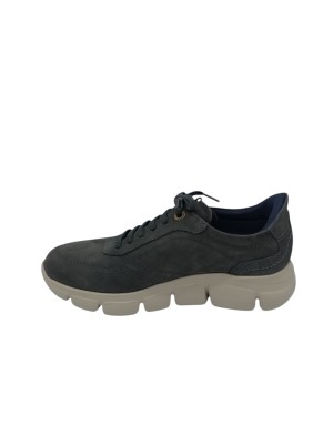 CALLAGHAN SNEAKER LACCI IN NABUK INGRASSATO COLORE GRIGIO, FONDO GOMMA EXTRA LIGHT BOLLE