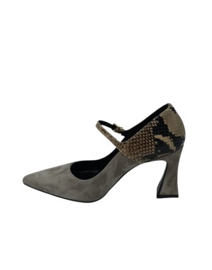 ALBANO DECOLLETE' CON CINTURINO ALLA CAVIGLIA, TOMAIA IN CAMOSCIO COLORE TAUPE CON TOPPONCINO IN STAMPATO PITONE ROCCIA, TACCO 