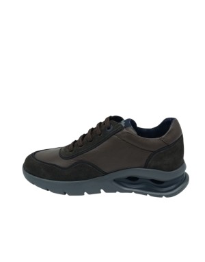 CALLAGHAN SNEAKER LACCI IN VITELLO E CAMOSCIO COLORE CAFFE'/MARRONE, FONDO GOMMA EXTRA LIGHT CON AMMORTIZZATORE AL TALLONE