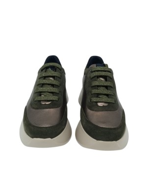 CALLAGHAN SNEAKER LACCI IN VITELLO LAMINATO BRONZO E CAMOSCIO COLORE VERDE, FONDO GOMMA EXTRA LIGHT BICOLOR 5CM