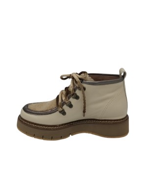 CATERINA C POLACCO STRINGATO INGEGNERE IN VITELLO COLORE MILK CON VASCHETTA IN TEDDY SAVANA E PROFILI IN LAMINATO BRONZO, DOPPI