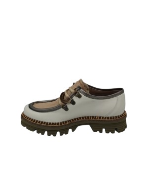 CATERINA C STRINGATA INGEGNERE IN VITELLO COLORE AVORIO CON VASCHETTA IN CAVALLINO CUOIO, RIPORTI IN LAMINATO BRONZO, GUARDOLO 